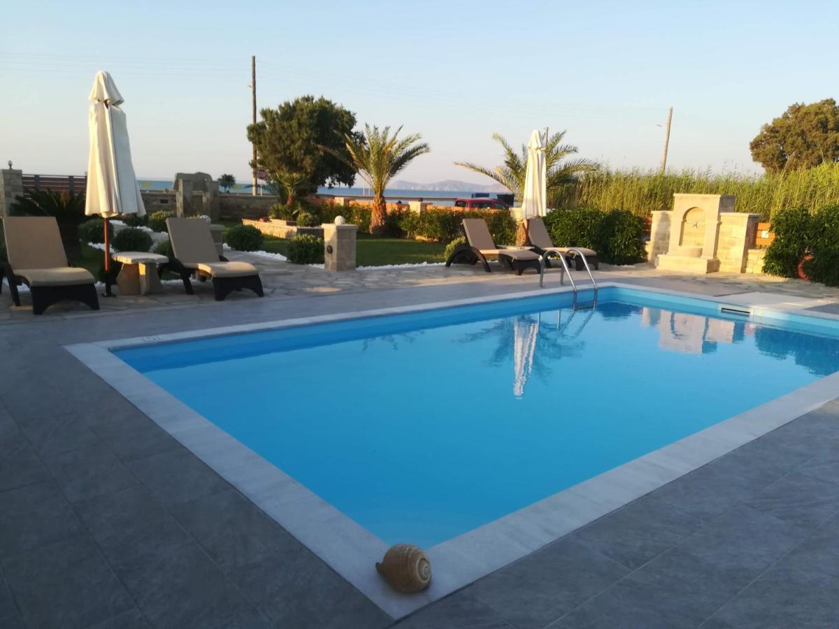 Blue Horizon & Villa Sitia (Crete)