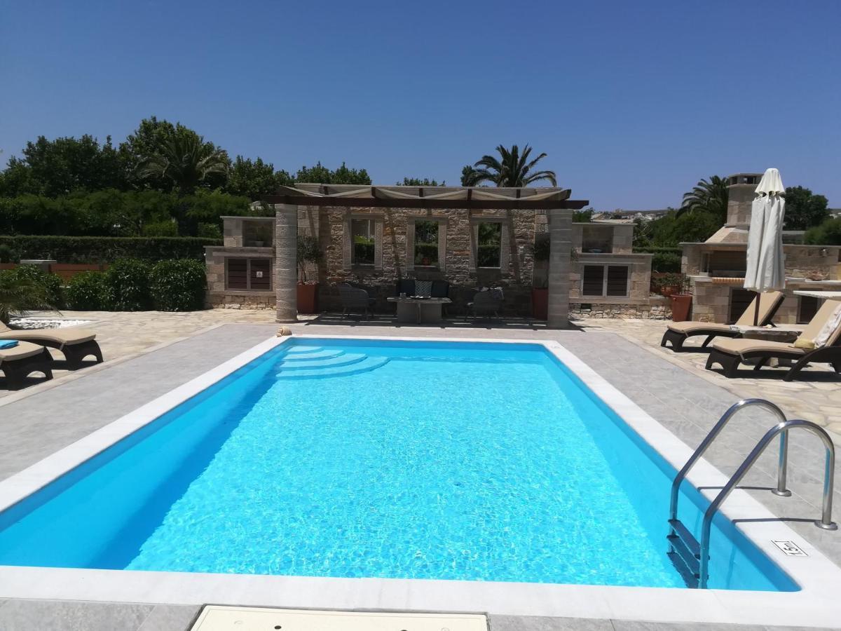 Villa Blue Horizon & *