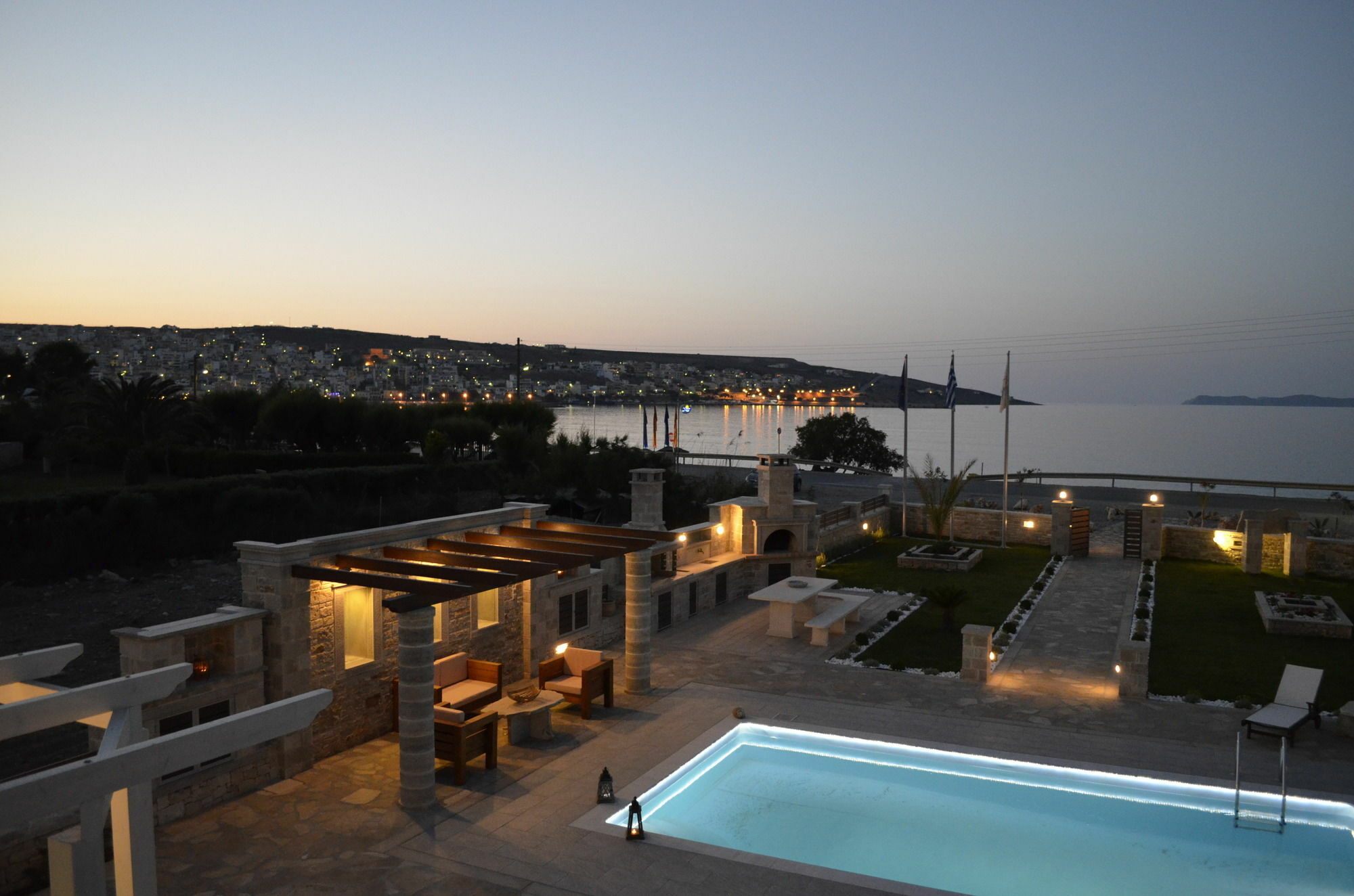 Blue Horizon & Villa *